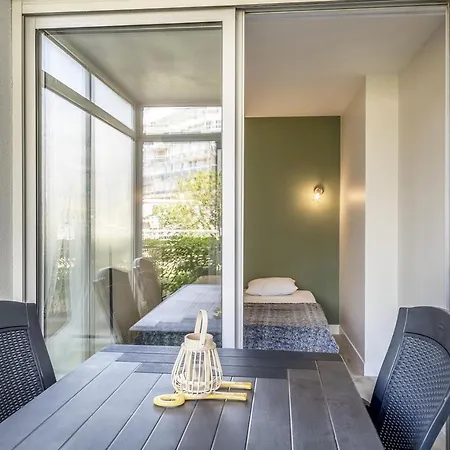 Une Belle Maison, Les Pieds Dans L'eau A דירה פורנישי