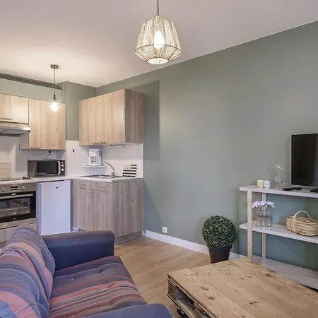 Une Belle Maison, Les Pieds Dans L'eau A דירה